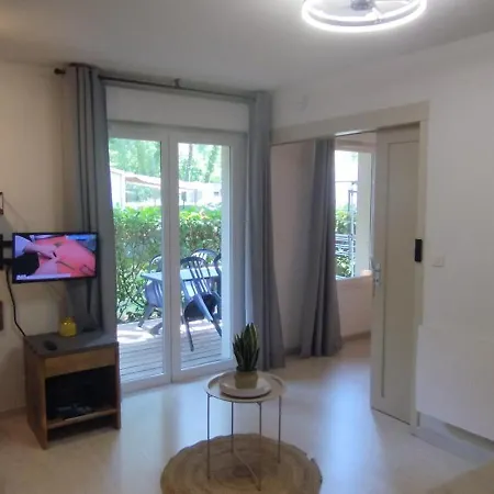 T2 - Les Du - Piscine - Terrasse - Ventilateurs - Wifi *